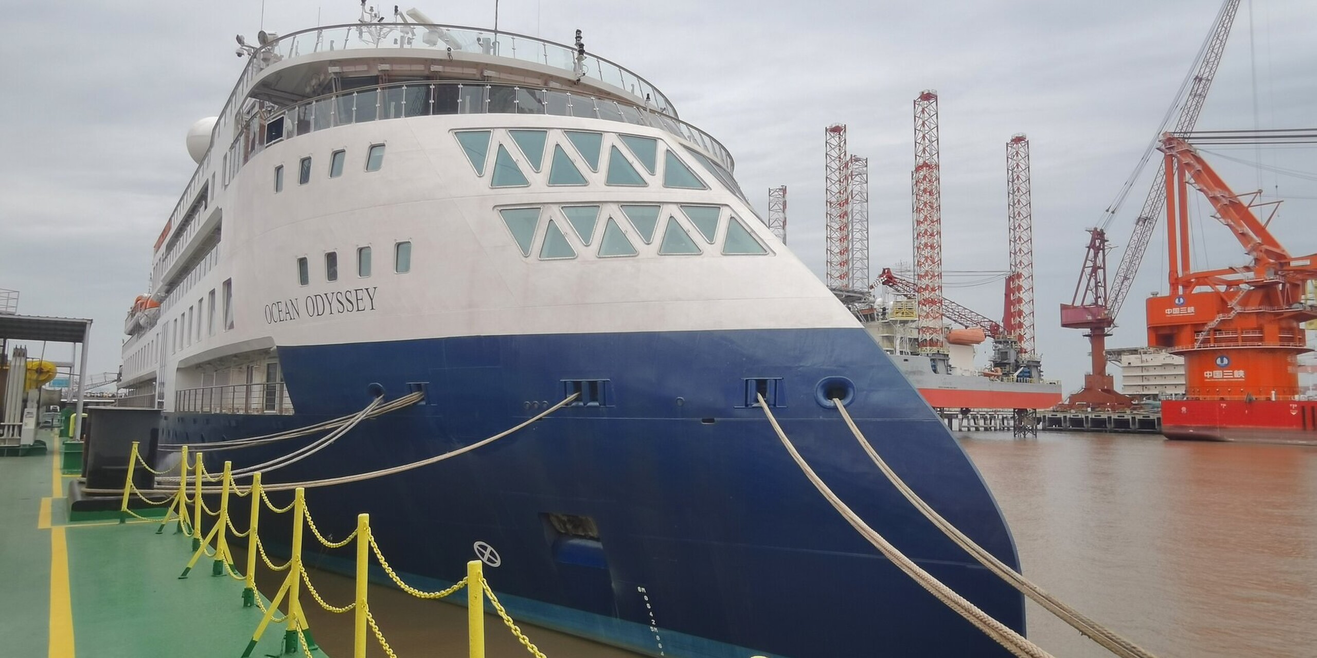 An expedition cruise vessel of the ULSTEIN CX103 design for SunStone